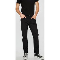 Armani Exchange - Spodnie. Spodnie na co dzień męskie marki Armani Exchange. W wyprzedaży za 269.90 zł.