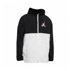 Kurtka uniwersalna męska Nike M J JM Clscs Windwear Jkt. Czarne kurtki męskie Nike, m, bez wzorów, z syntetyku, klasyczne, bez ramiączek, z kapturem. Za 399.00 zł.