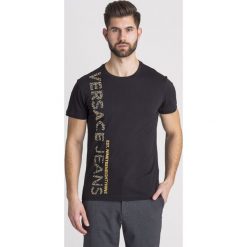T-SHIRT Versace Jeans. Czarne t-shirty męskie Versace Jeans, l, z aplikacjami, z jeansu, bez kołnierzyka, bez ramiączek. Za 391.30 zł.