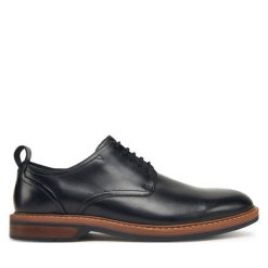 Półbuty Clarks. Czarne eleganckie półbuty męskie Clarks, wizytowe, bez obcasa, bez zapięcia. Za 389.99 zł.