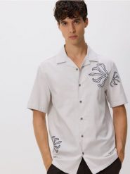 Koszula regular fit z lyocellem - jasnoszary. Szare koszule męskie Reserved, l, bez wzorów, z bawełny, bez kołnierzyka, bez ramiączek. Za 119.99 zł.