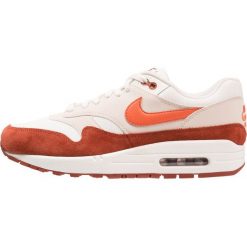 Nike Sportswear AIR MAX 1 Sneakersy niskie sail/vintage coral/mars stone. Buty sportowe na co dzień męskie marki Nike Sportswear. W wyprzedaży za 398.30 zł.