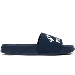 Klapki męskie New Balance SMF200K3 – granatowe. Niebieskie klapki i japonki męskie New Balance, bez wzorów. Za 119.99 zł.