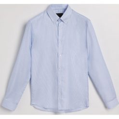 Prążkowana koszula regular fit - Biały. Bez kategorii marki Reserved. W wyprzedaży za 99.99 zł.