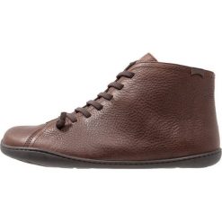 Camper PEU CAMI Botki sznurowane dark brown. Brązowe sztyblety męskie Camper, z materiału. Za 679.00 zł.