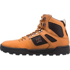 DC Shoes SPARTAN HIGH WR BOOT Botki sznurowane wheat/dark chocolate. Buty zimowe męskie marki DC Shoes. W wyprzedaży za 382.85 zł.