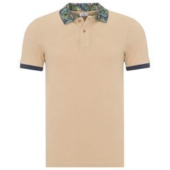 Koszulka polo w kolorze jasnobrązowym. Brązowe koszulki polo męskie marki Jimmy Sanders, bez wzorów, bez kołnierzyka, bez ramiączek. W wyprzedaży za 84.95 zł.