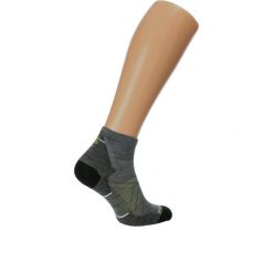 Skarpetki do biegania Unisex Smartwool Run. Szare buty do biegania męskie Smartwool, bez wzorów, bez zapięcia, do biegania. Za 99.99 zł.