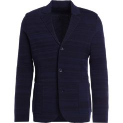 Falke Marynarka blau. Marynarki męskie marki Falke. W wyprzedaży za 629.70 zł.