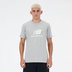 Koszulka męska New Balance MT41502AG – szara. Szare t-shirty sportowe męskie New Balance, m, bez wzorów, z bawełny, klasyczne, bez ramiączek. Za 129.99 zł.