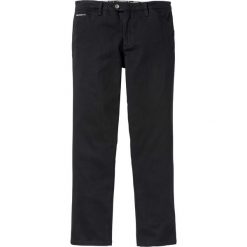 Spodnie chino Regular Fit bonprix czarny. Eleganckie spodnie męskie marki bonprix. Za 79.99 zł.