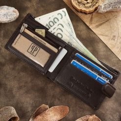 Paolo Peruzzi Skórzany portfel męski z ochroną RFID T-77-BR. Brązowe portfele męskie Paolo Peruzzi, bez wzorów. Za 73.11 zł.