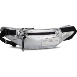 Saszetka nerka CALVIN KLEIN - Bind Urban Crossbody Met K60K605480 081. Saszetki męskie marki Calvin Klein. W wyprzedaży za 249.00 zł.