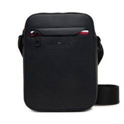 Saszetka Tommy Hilfiger. Czarne torby męskie na ramię Tommy Hilfiger, bez wzorów, młodzieżowe, małe. Za 369.99 zł.