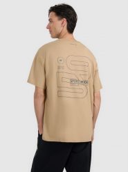 4F T-shirt oversize z nadrukiem męski - beżowy M. Brązowe t-shirty męskie 4f, m, bez wzorów, ze skóry, bez kołnierzyka, bez ramiączek. W wyprzedaży za 69.99 zł.