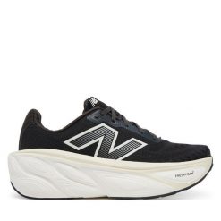 Buty do biegania New Balance. Czarne buty do biegania męskie New Balance, bez wzorów, bez zapięcia, do biegania. Za 749.99 zł.