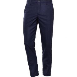 Hackett London Spodnie garniturowe navy. Eleganckie spodnie męskie Hackett London. W wyprzedaży za 659.25 zł.
