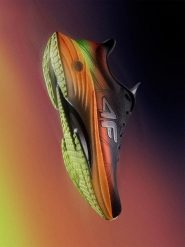 4F Buty do biegania Speed Runner męskie - pomarańczowe 40. Brązowe buty do biegania męskie 4f, bez wzorów, bez zapięcia, do biegania. Za 359.99 zł.