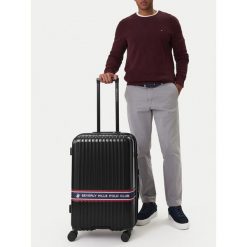 Walizka średnia Beverly Hills Polo Club. Czarne walizki męskie Beverly Hills Polo Club, bez wzorów, średnie. Za 359.99 zł.