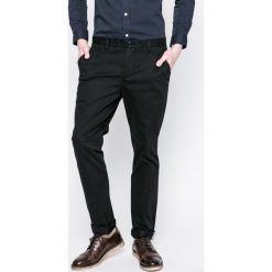 Lacoste - Spodnie. Eleganckie spodnie męskie marki Lacoste. W wyprzedaży za 269.90 zł.