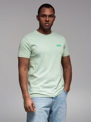 Bawełniany t-shirt męski z zieloną naszywką na piersi – miętowy V4 OM-TSCT-0151 - XXL. Zielone t-shirty męskie Ombre Clothing, l, z aplikacjami, z bawełny, bez kołnierzyka, bez ramiączek. Za 77.99 zł.