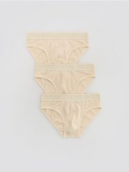 Bawełniane slipy 3 pack - kremowy. Białe slipki męskie Reserved, l, bez wzorów, z bawełny. W wyprzedaży za 35.99 zł.