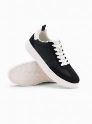 Męskie oldschoolowe sneakersy na grubej podeszwie – czarne V4 - Rozmiar: 44. Czarne buty sportowe na co dzień męskie Ombre Clothing, m, bez wzorów, z gumy, eleganckie, bez ramiączek, bez kaptura. W wyprzedaży za 164.99 zł.