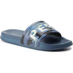 Klapki PEPE JEANS - Slider Camo PMS70071 Navy 595. Klapki i japonki męskie Pepe Jeans. W wyprzedaży za 89.00 zł.