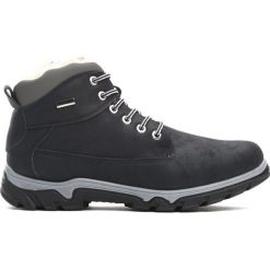 Granatowe Trapery Masterwork. Szare buty zimowe męskie marki Born2be. Za 99.99 zł.