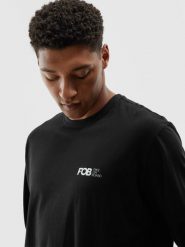 4F Longsleeve oversize z nadrukiem męski - czarny M. Czarne koszulki męskie z długim rękawem 4f, m, bez wzorów, z bawełny, klasyczne, bez kołnierzyka, bez ramiączek. W wyprzedaży za 39.99 zł.