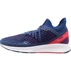 Puma IGNITE NETFIT Obuwie do biegania treningowe blue depths/toreador. Buty do biegania męskie marki Puma. W wyprzedaży za 384.30 zł.