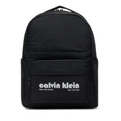 Plecak Calvin Klein Jeans. Czarne plecaki męskie Calvin Klein Jeans, bez wzorów, z jeansu. Za 259.99 zł.