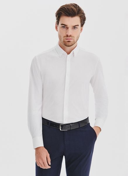 PAKO LORENTE – Biała dzianinowa koszula męska. Białe koszule męskie Pako Lorente, m, bez wzorów, z dzianiny, bez kołnierzyka, bez ramiączek. Za 139.99 zł.