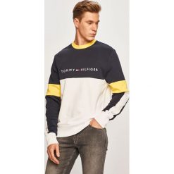 Tommy Hilfiger - Bluza. Niebieskie bluzy nierozpinane męskie Tommy Hilfiger, l, z aplikacjami, z bawełny, bez ramiączek, bez kaptura. W wyprzedaży za 299.90 zł.