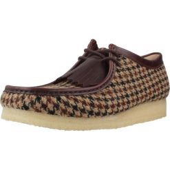 Buty CLARKS ORIGINALS WALLABEE Brązowy. Brązowe buty trekkingowe męskie Clarks, bez wzorów, ze skóry, bez zapięcia, trekkingowe. Za 658.99 zł.