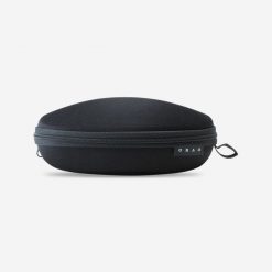 Sztywne etui na okulary Quechua Case 560. Czarne okulary przeciwsłoneczne męskie QUECHUA, bez wzorów, z materiału, sportowe, ze stali. Za 19.99 zł.