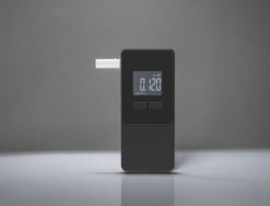 Alkomat elektrochemiczny AlcoAlert Smart. Alkomaty ALCOALERT. Za 296.07 zł.