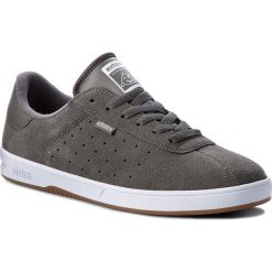Sneakersy ETNIES - The Scam 4101000462 Grey/White/Gum 380. Szare buty sportowe na co dzień męskie Etnies, z materiału, eleganckie. W wyprzedaży za 189.00 zł.