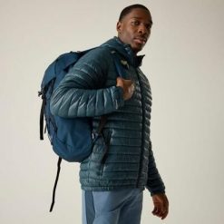 Męska pikowana kurtka Hurden. Niebieskie kurtki męskie Regatta, m, bez wzorów, z poliamidu, sportowe, bez ramiączek, bez kaptura. W wyprzedaży za 249.99 zł.