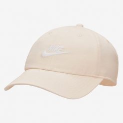 Czapka unisex z daszkiem Nike CLUB. Brązowe czapki męskie Nike, na zimę, bez wzorów. W wyprzedaży za 89.00 zł.