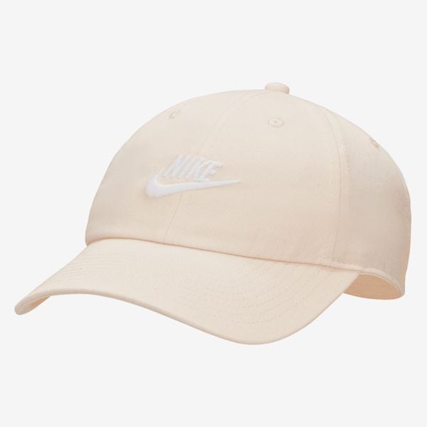 Czapka unisex z daszkiem Nike CLUB. Brązowe czapki męskie Nike, na zimę, bez wzorów. W wyprzedaży za 89.00 zł.