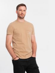 Męski bawełniany t-shirt z nadrukiem na kieszonce Ombre Streetstyle – piaskowy V6 - Rozmiar: S. Pomarańczowe t-shirty męskie Ombre Clothing, m, bez wzorów, z bawełny, bez kołnierzyka, bez ramiączek. W wyprzedaży za 24.99 zł.