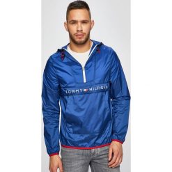 Tommy Hilfiger - Kurtka. Niebieskie kurtki męskie Tommy Hilfiger, l, bez wzorów, z poliamidu, bez ramiączek, z kapturem. W wyprzedaży za 699.90 zł.