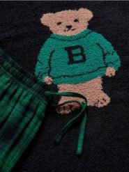 Dwuczęściowa piżama z misiem - czarny. Czarne piżamy męskie Reserved, l, bez wzorów, z dzianiny, bez kołnierzyka, bez ramiączek. Za 179.99 zł.