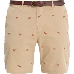 Scotch & Soda DYED CHINO WITH MINI PRINT Szorty combo. Brązowe szorty męskie Scotch & Soda, z bawełny. Za 349.00 zł.