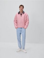 Kurtka ze sztucznym barankiem - różowy. Czerwone kurtki męskie Reserved, l, bez wzorów, bez ramiączek, bez kaptura. Za 259.99 zł.