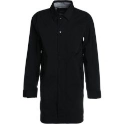 Didriksons EJE MENS COAT Kurtka przeciwdeszczowa black. Czarne kurtki outdoor męskie Didriksons, z materiału. W wyprzedaży za 471.60 zł.