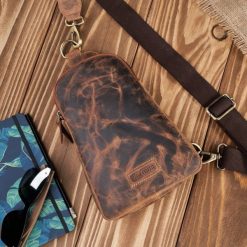 Plecak męski skórzany na jedno ramię na skos mały vintage brązowy Paolo Peruzzi T-118-HBR. Brązowe plecaki męskie bez wzorów, z bawełny. Za 149.00 zł.