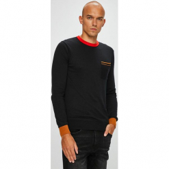 Scotch & Soda - Sweter. Czarne swetry męskie Scotch & Soda, z bawełny, z okrągłym kołnierzem, z krótkim rękawem. W wyprzedaży za 239.90 zł.