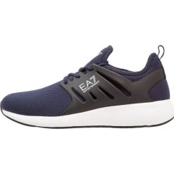 EA7 Emporio Armani NEW MINIMAL RUN Sneakersy niskie blu navy. Buty do biegania męskie marki EA7 Emporio Armani. W wyprzedaży za 440.30 zł.